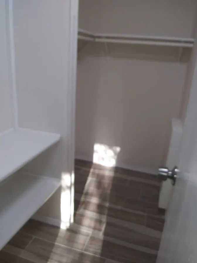 Master w/ Lrg En Suite Bath Jacuzzi