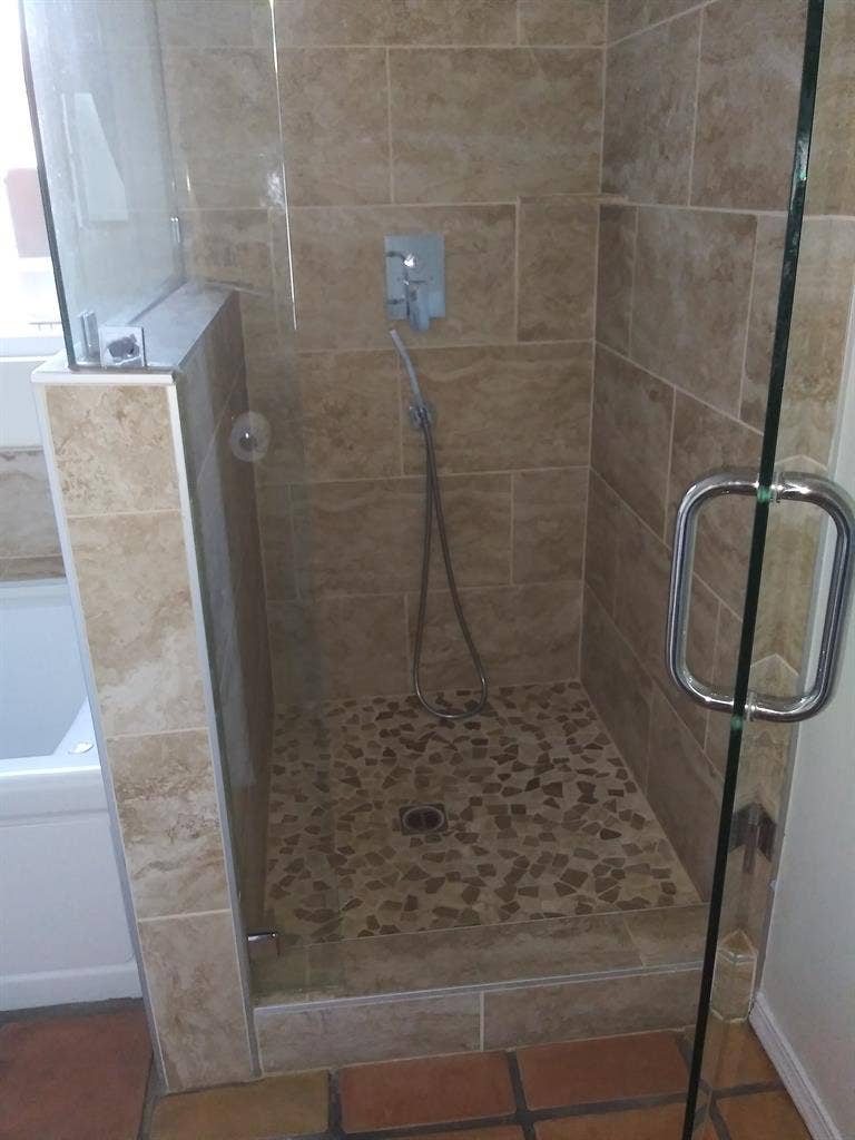 Master w/ Lrg En Suite Bath Jacuzzi