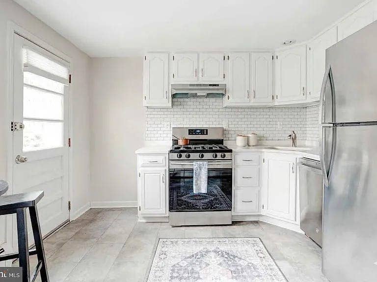 Furnished 2 beds 1 bath