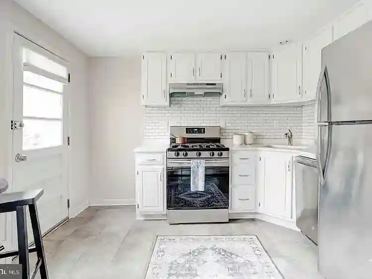 Furnished 2 beds 1 bath
