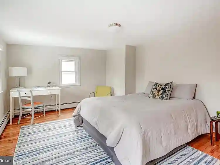 Furnished 2 beds 1 bath