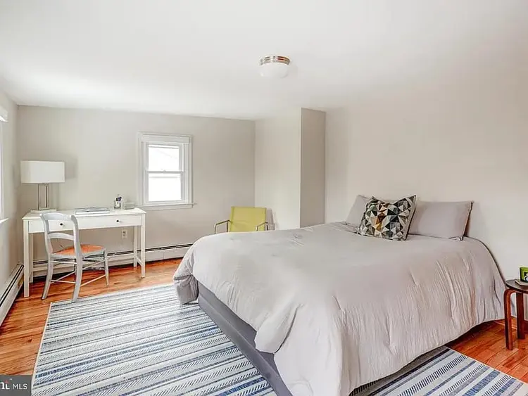 Furnished 2 beds 1 bath