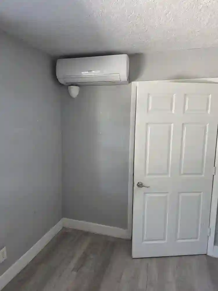 Looking for a chill roommate