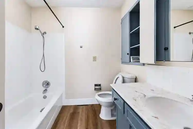 5 BR in Shawnee
