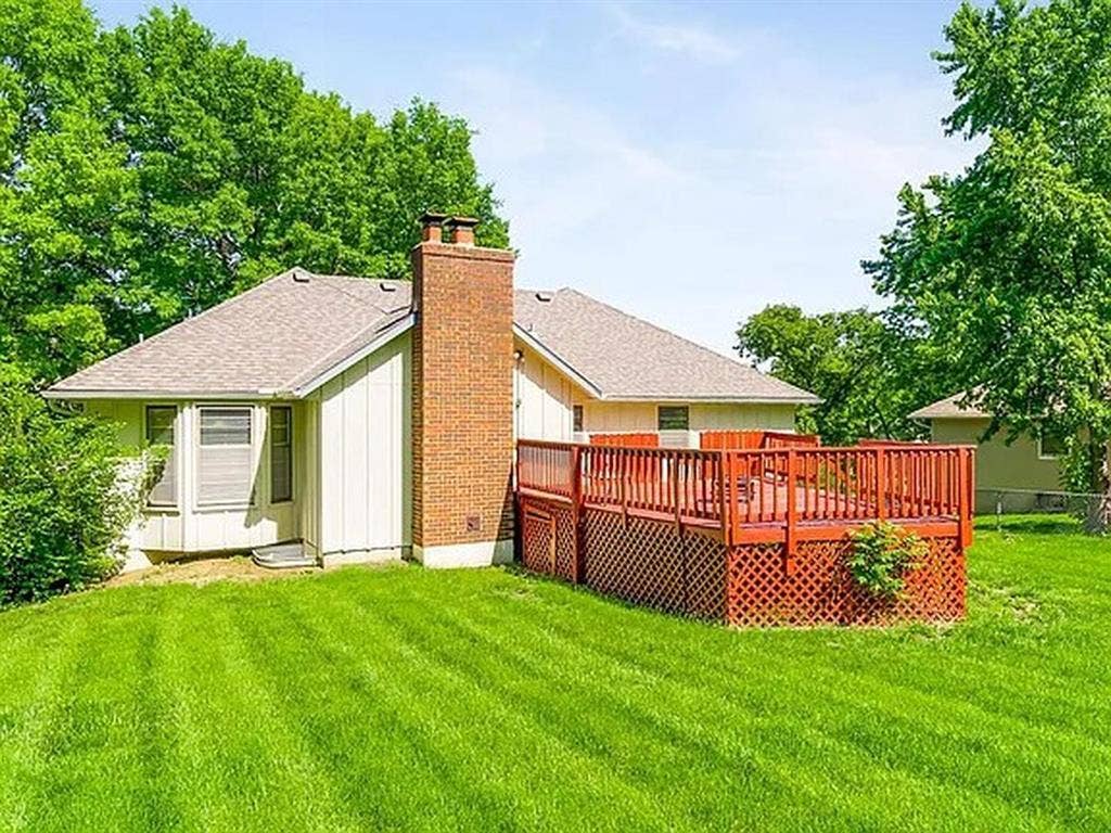 5 BR in Shawnee