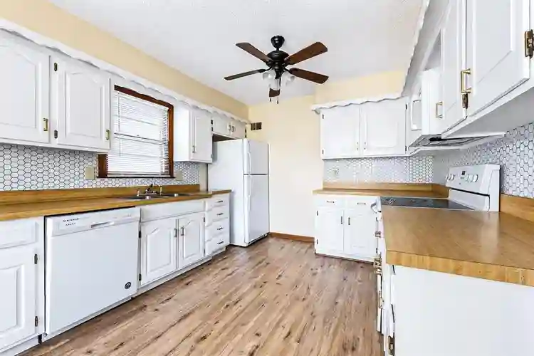 5 BR in Shawnee