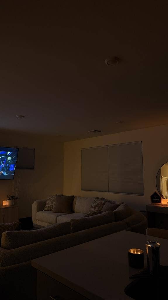 Looking for a female roomie