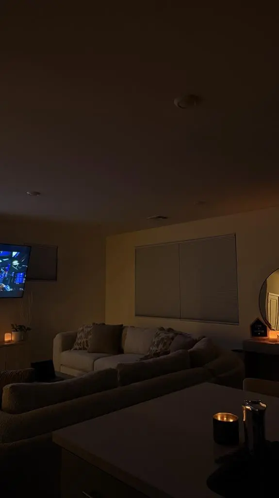 Looking for a female roomie