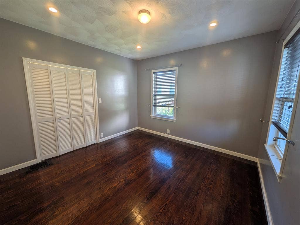 Private room with shared bathroom