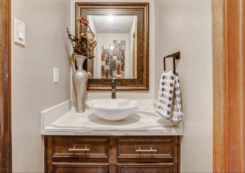 Beautiful large home private room 