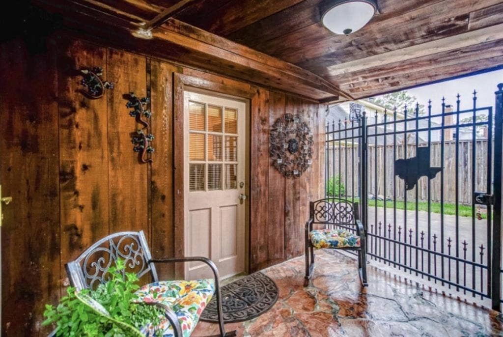 Beautiful large home private room 