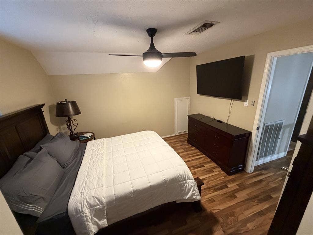 Beautiful large home private room 