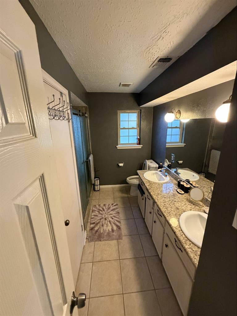 Beautiful large home private room 