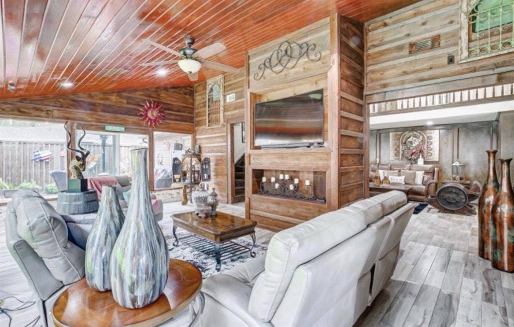 Beautiful large home private room 