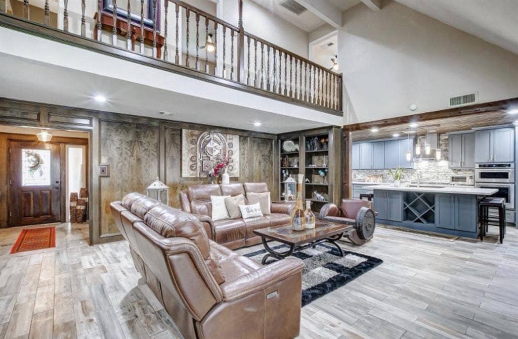 XL Private Master Suite Furnished
