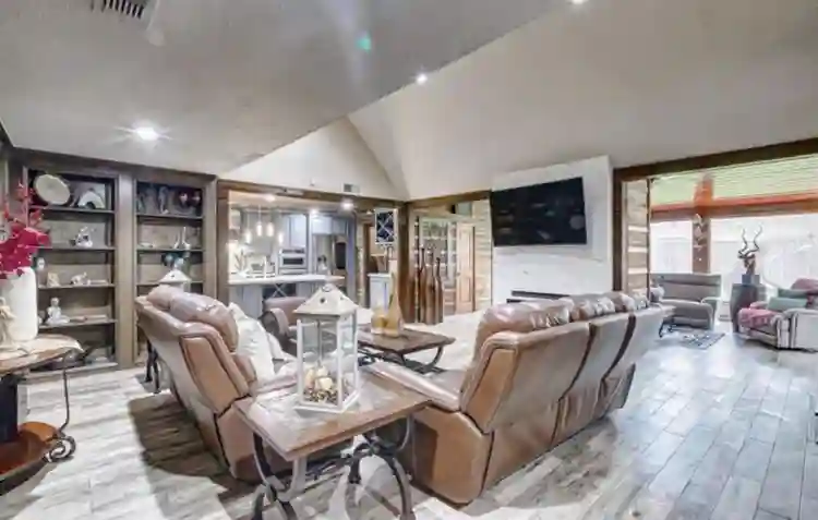 XL Private Master Suite Furnished