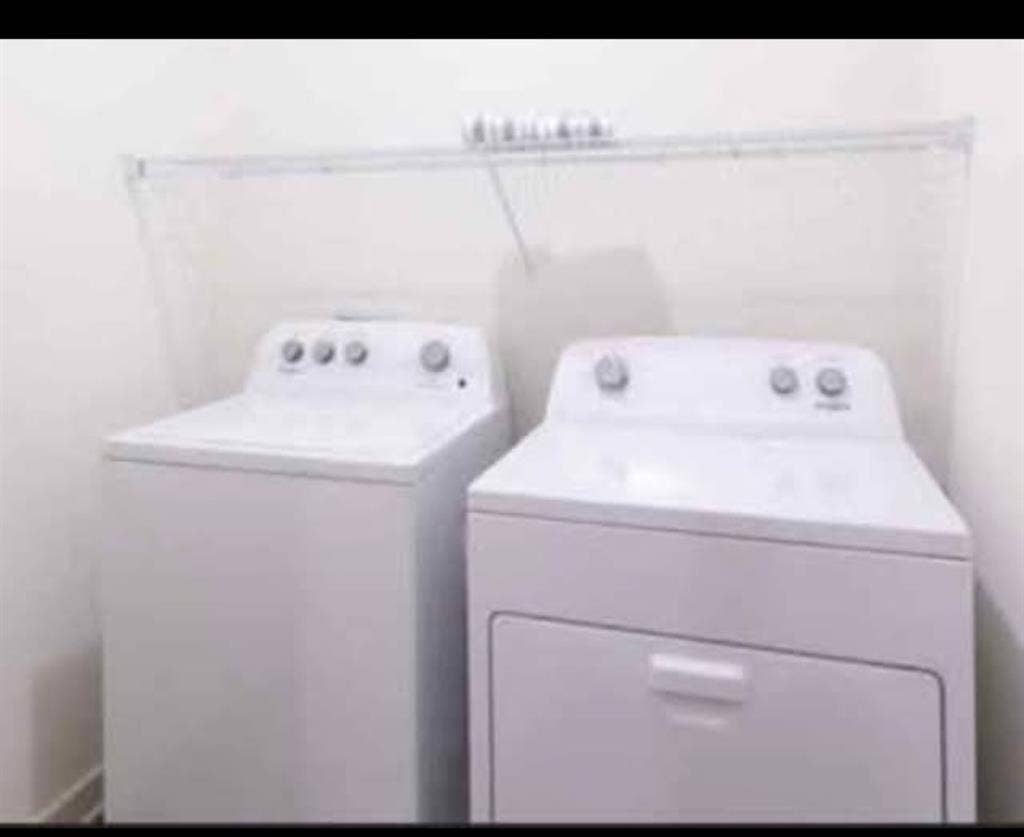 Looking For A Down To Earth Roomate