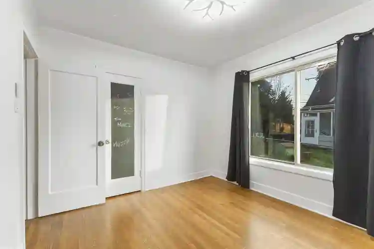 $899 Room - All Utilities Included