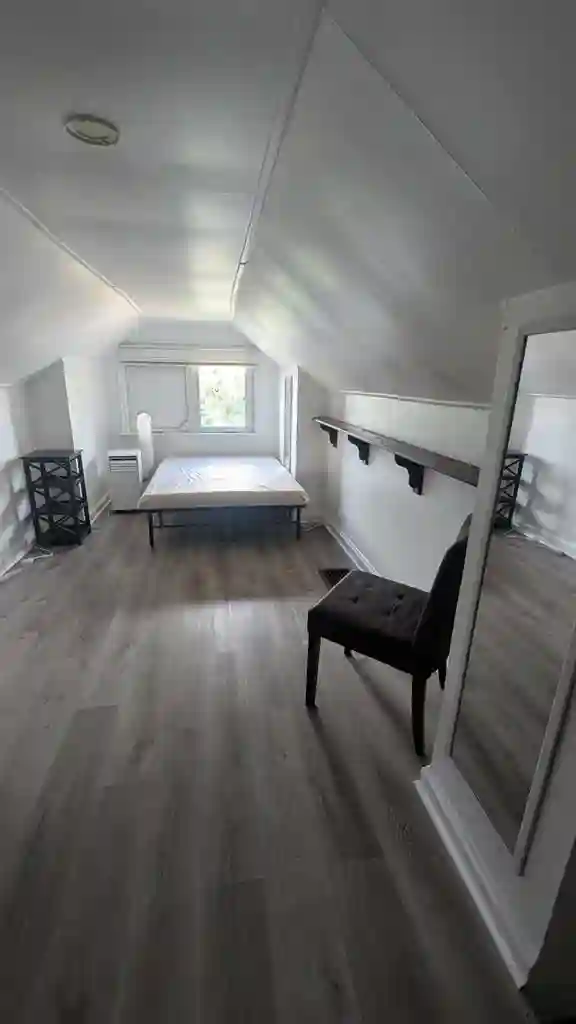250sq ft room near uOttawa