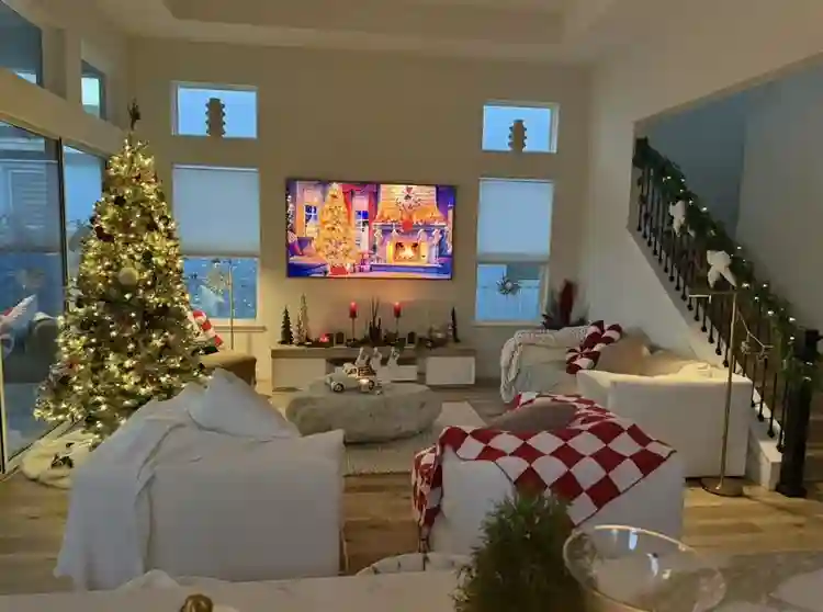 Unfurnished rooms luxury home