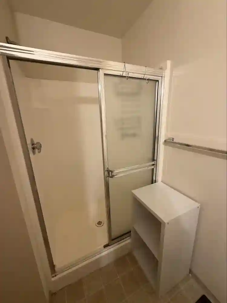 1 room 1/2 bath