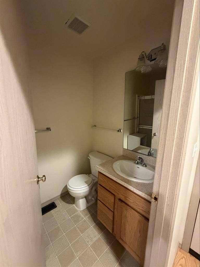 1 room 1/2 bath
