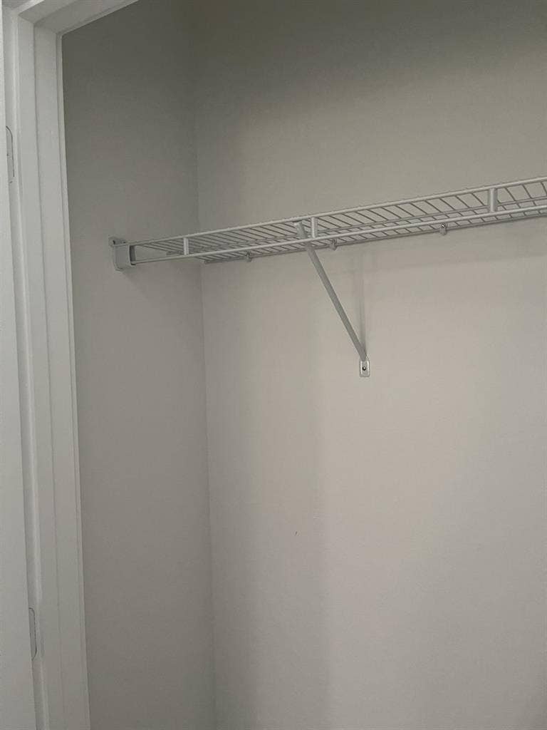 Ready to move in! 1 Bedroom/1 Bath