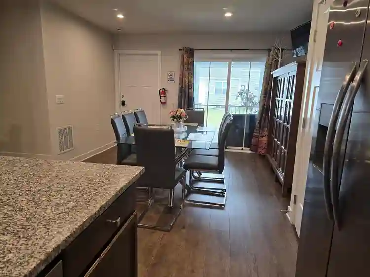 3 more persons rent