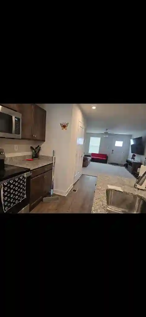 3 more persons rent