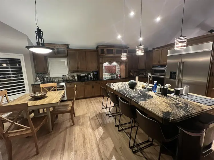 Furnished room in huge house