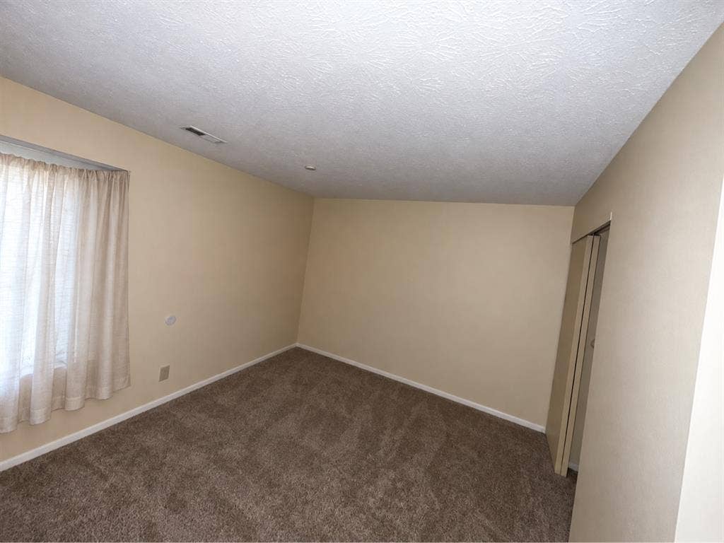 Private Room in Mason (FEMALE Only)