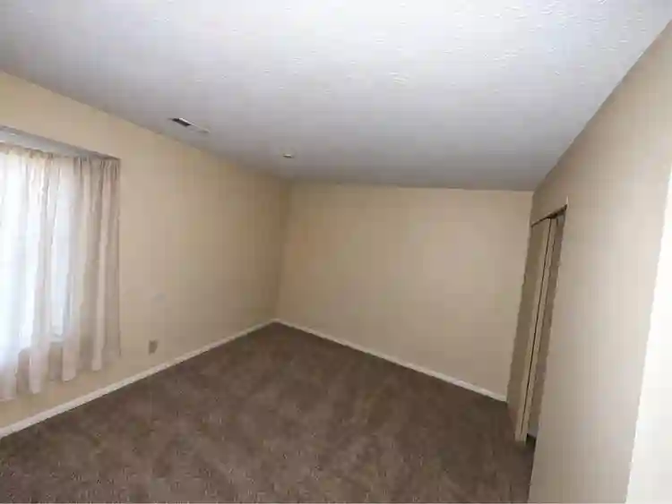 Private Room in Mason (FEMALE Only)