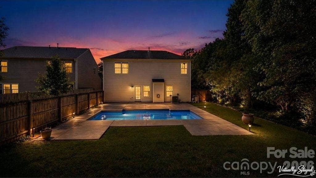 Master Suite Near UNCC + Pool