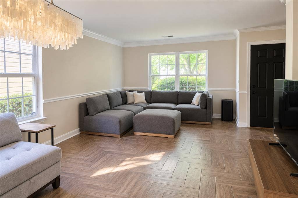 Master Suite Near UNCC + Pool