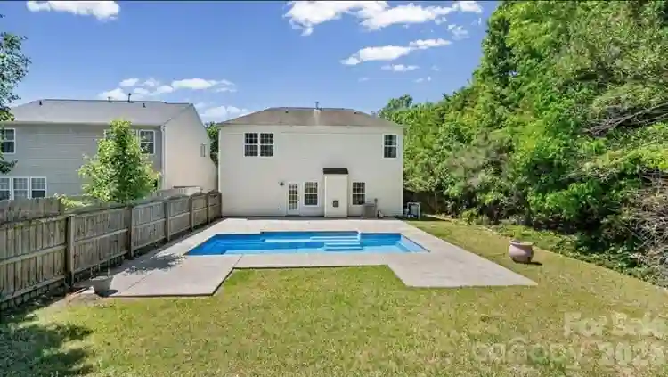 Master Suite Near UNCC + Pool
