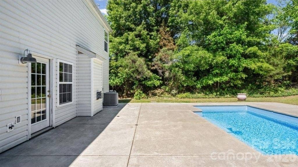 Master Suite Near UNCC + Pool