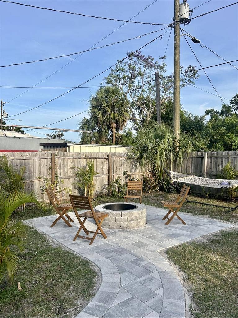Masterbed with private bath oct 1
