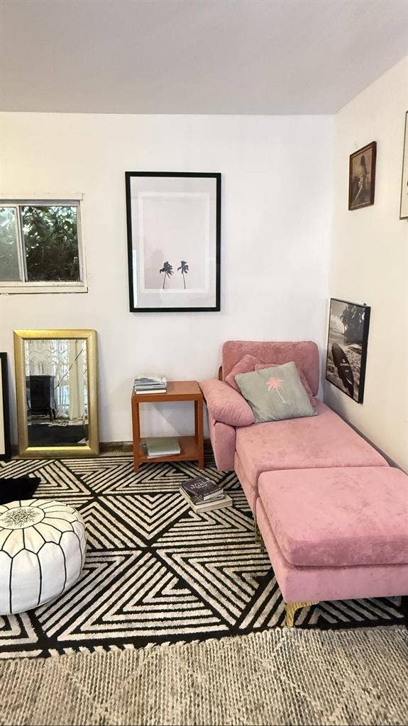One bedroom with backyard in Venice