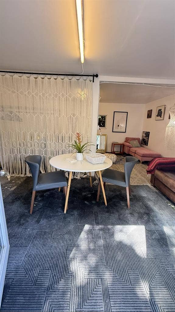 One bedroom with backyard in Venice