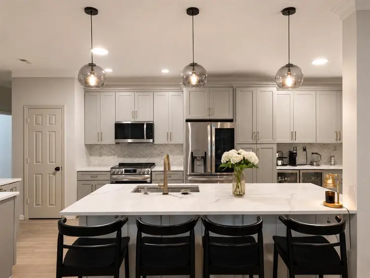 Rooms Near Lake Norman + Pool