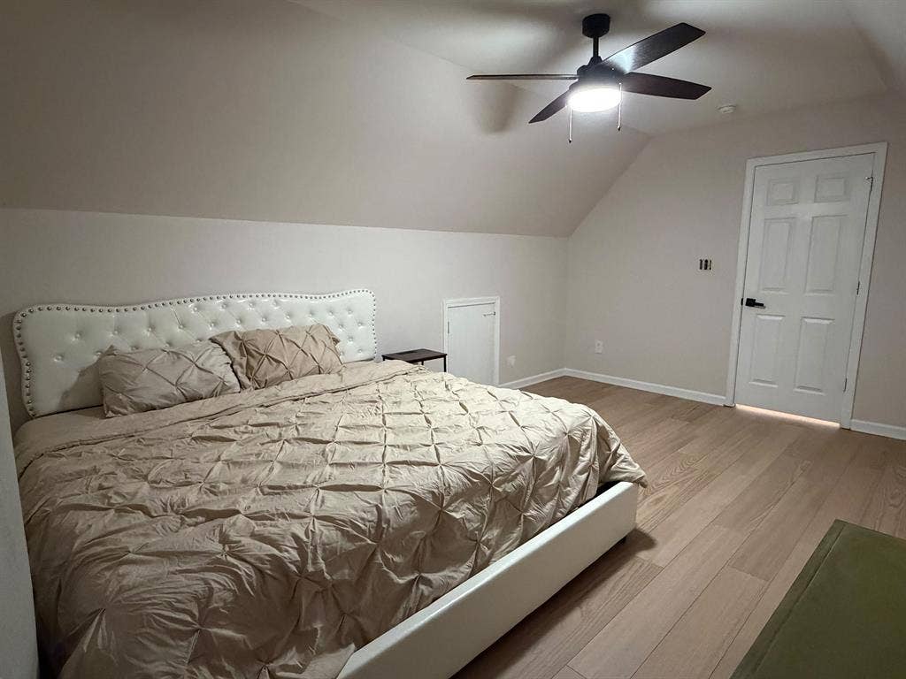 Rooms Near Lake Norman + Pool