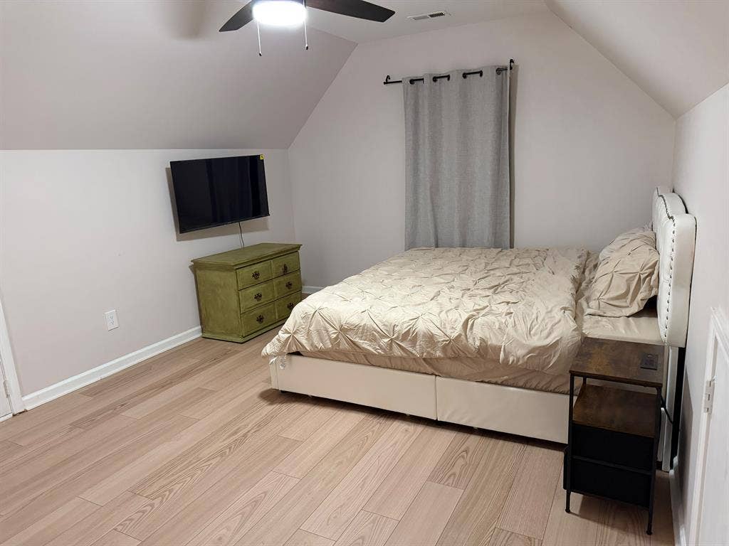 Rooms Near Lake Norman + Pool
