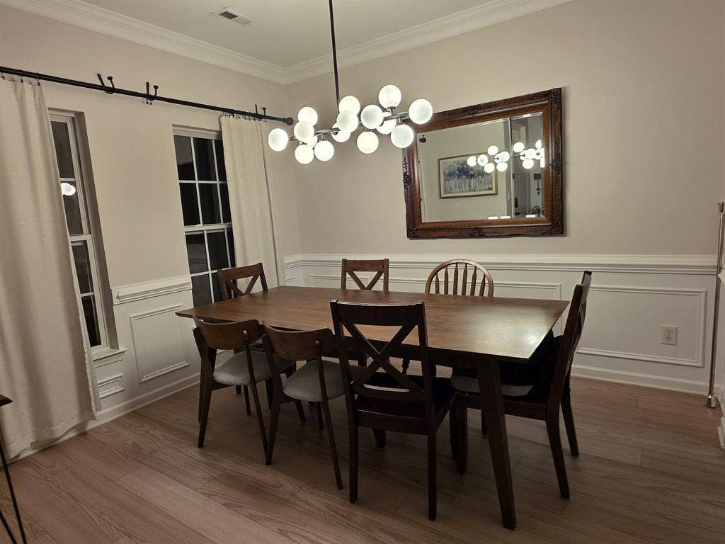 Rooms Near Lake Norman + Pool