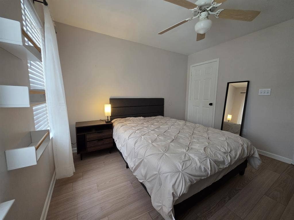 Rooms Near Lake Norman + Pool