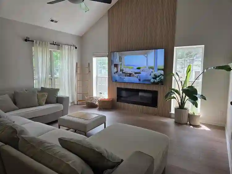 Rooms Near Lake Norman + Pool