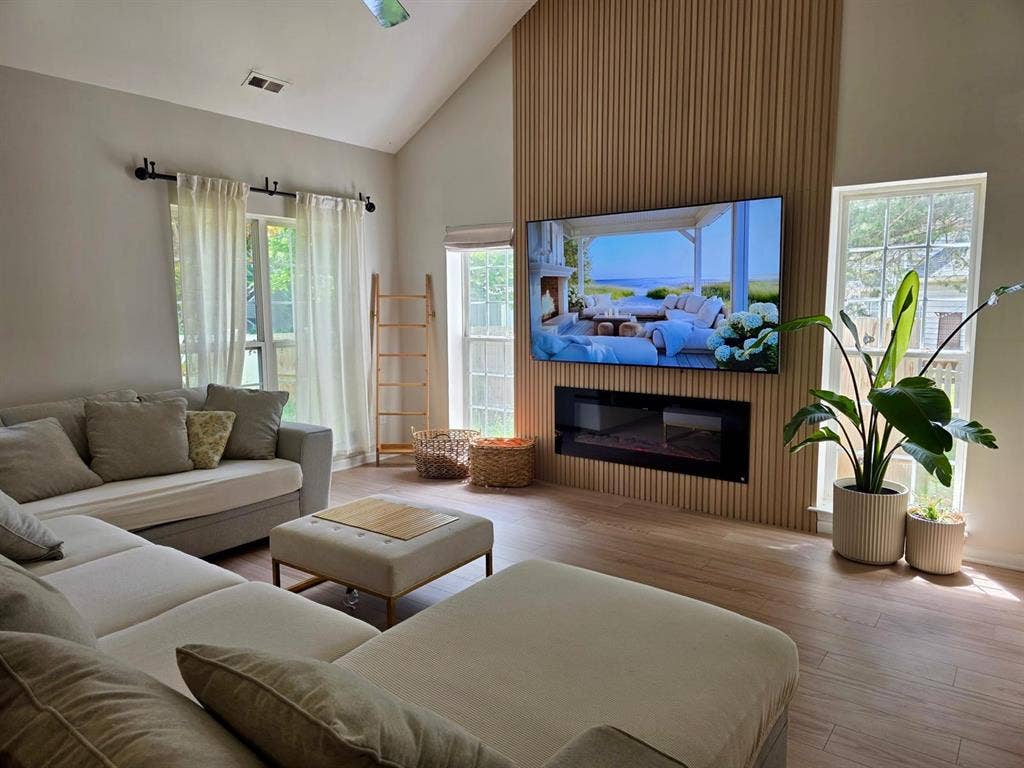 Rooms Near Lake Norman + Pool