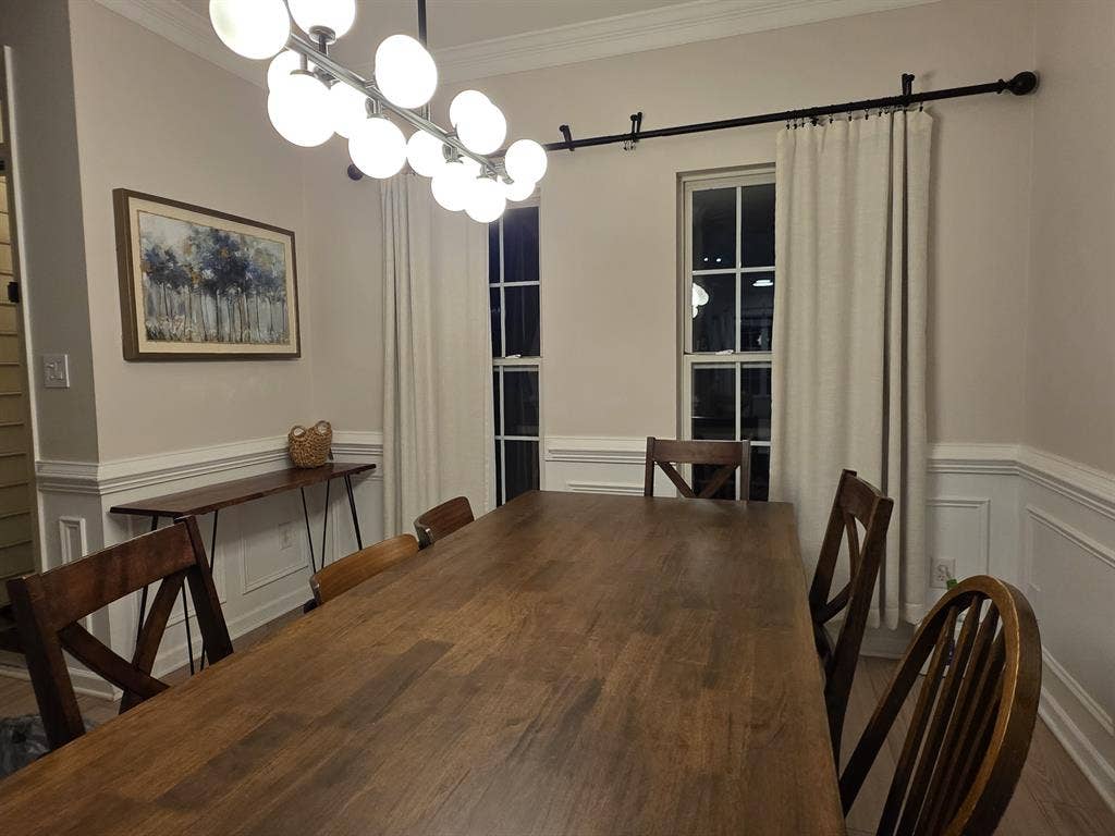 Rooms Near Lake Norman + Pool