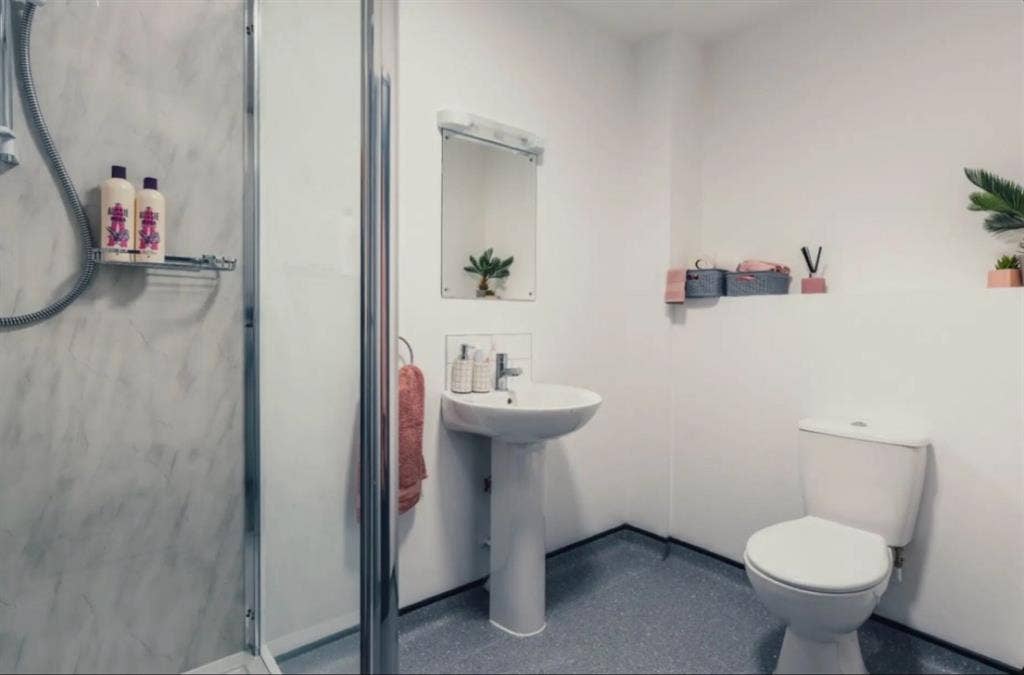 Urgent tenancy takeover needed