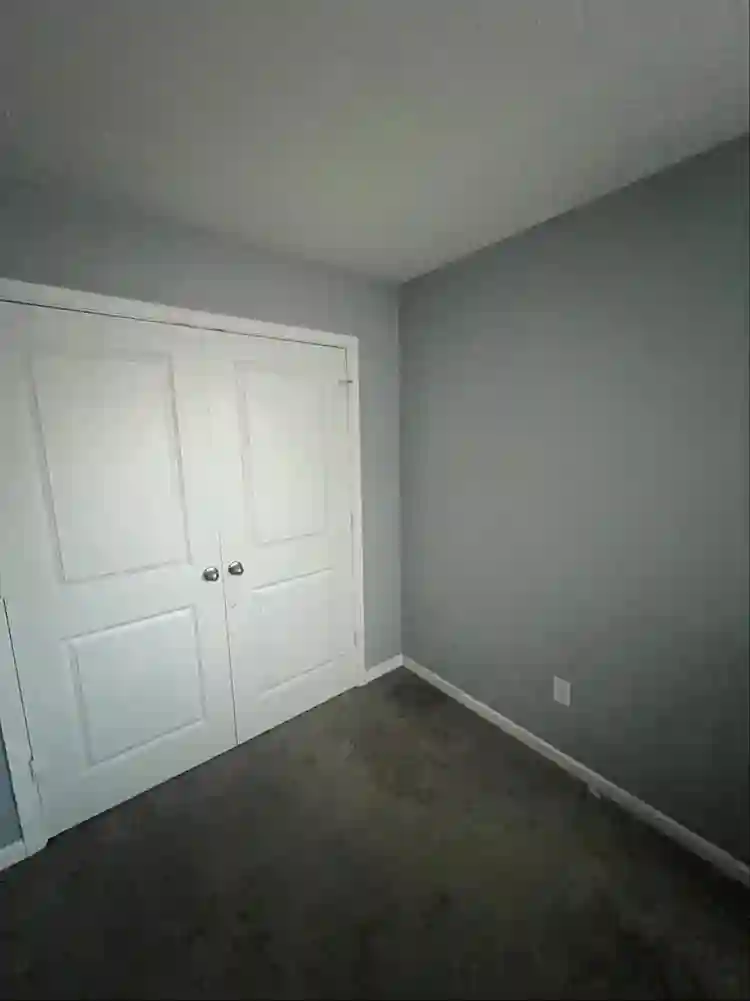 Single room available in Whiteland