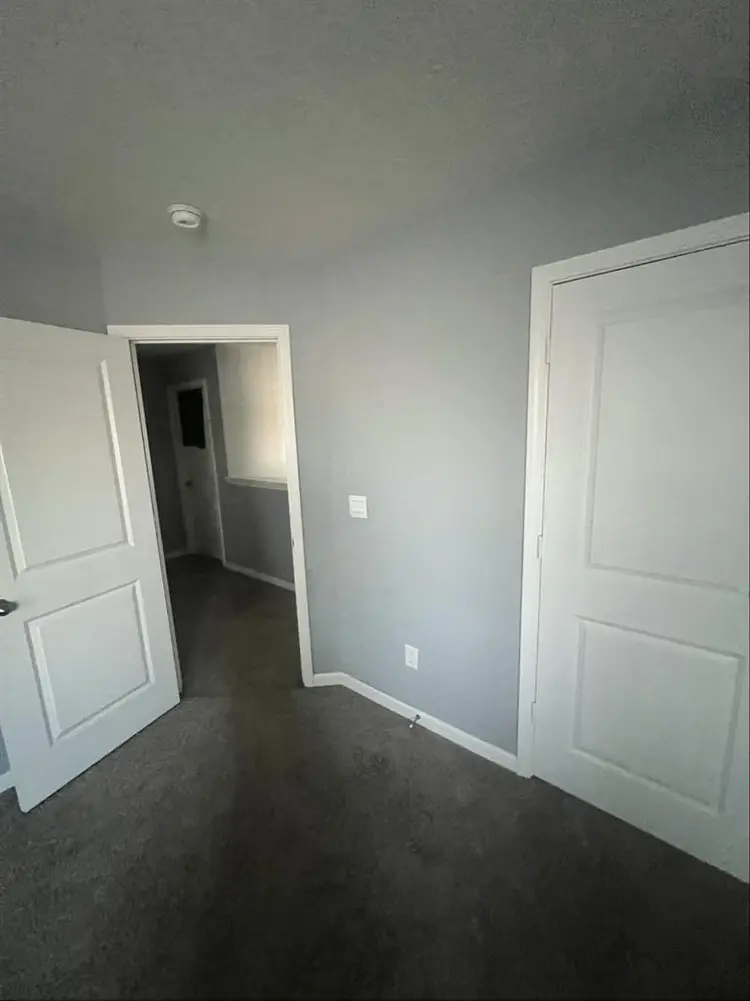 Single room available in Whiteland